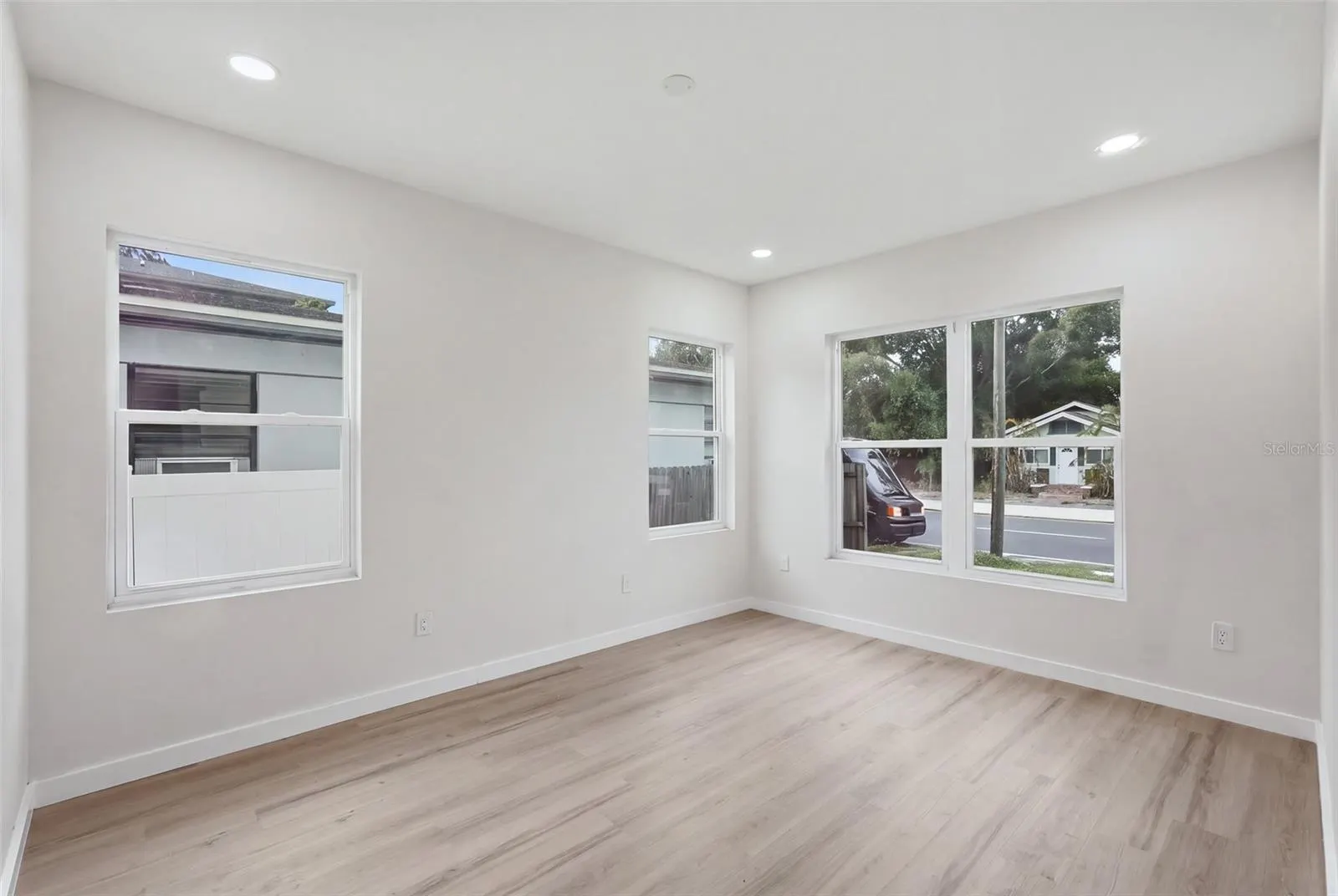 2144 5TH AVE N