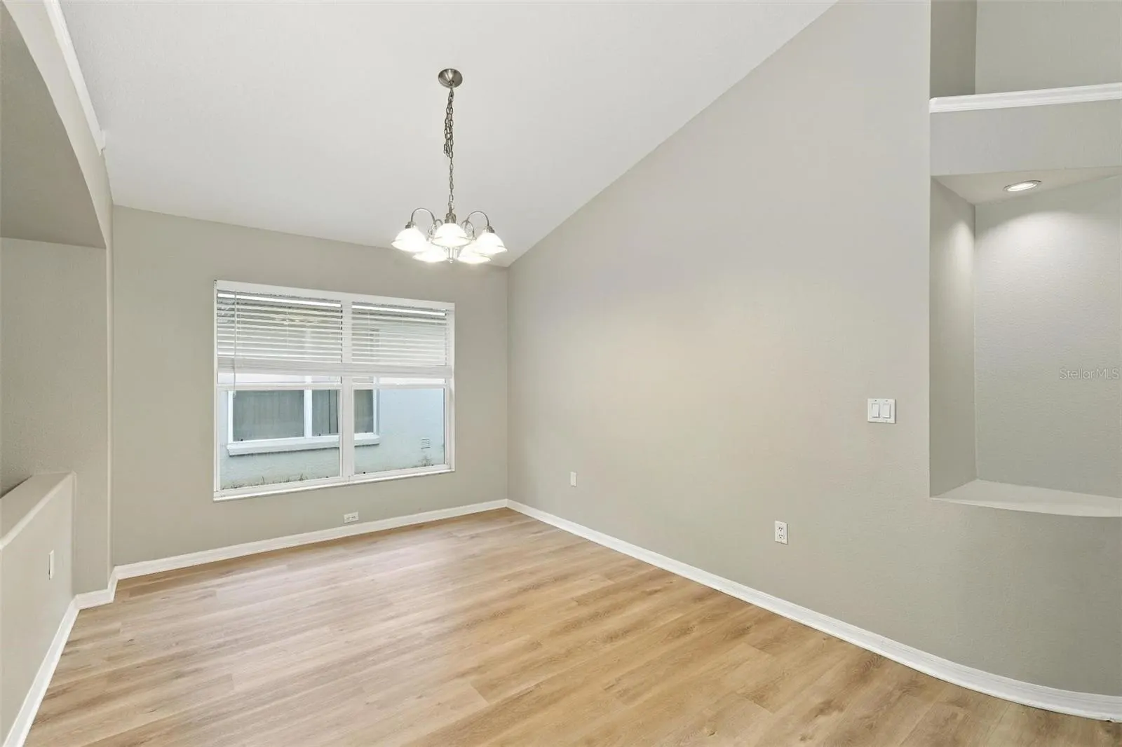 8608 BUTTONBUSH CT