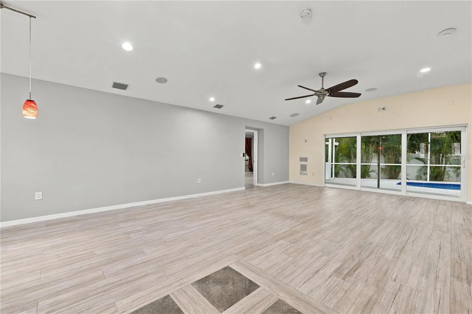 155 LAKE SHORE DR E