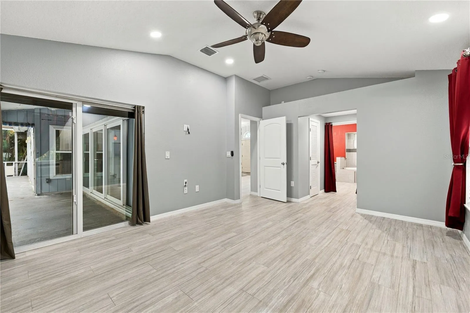 155 LAKE SHORE DR E