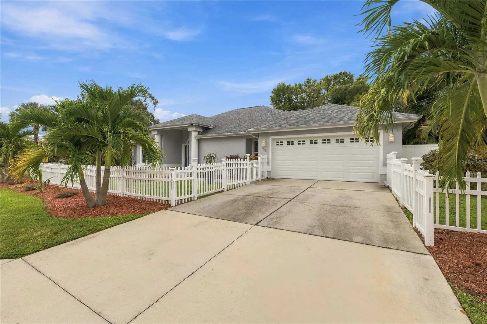 155 LAKE SHORE DR E