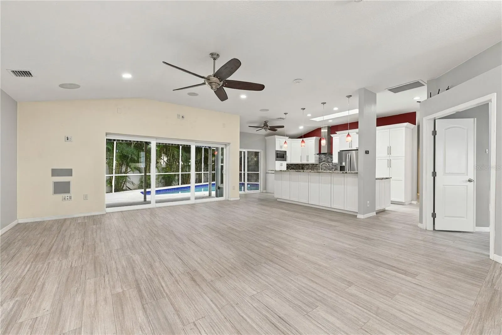155 LAKE SHORE DR E