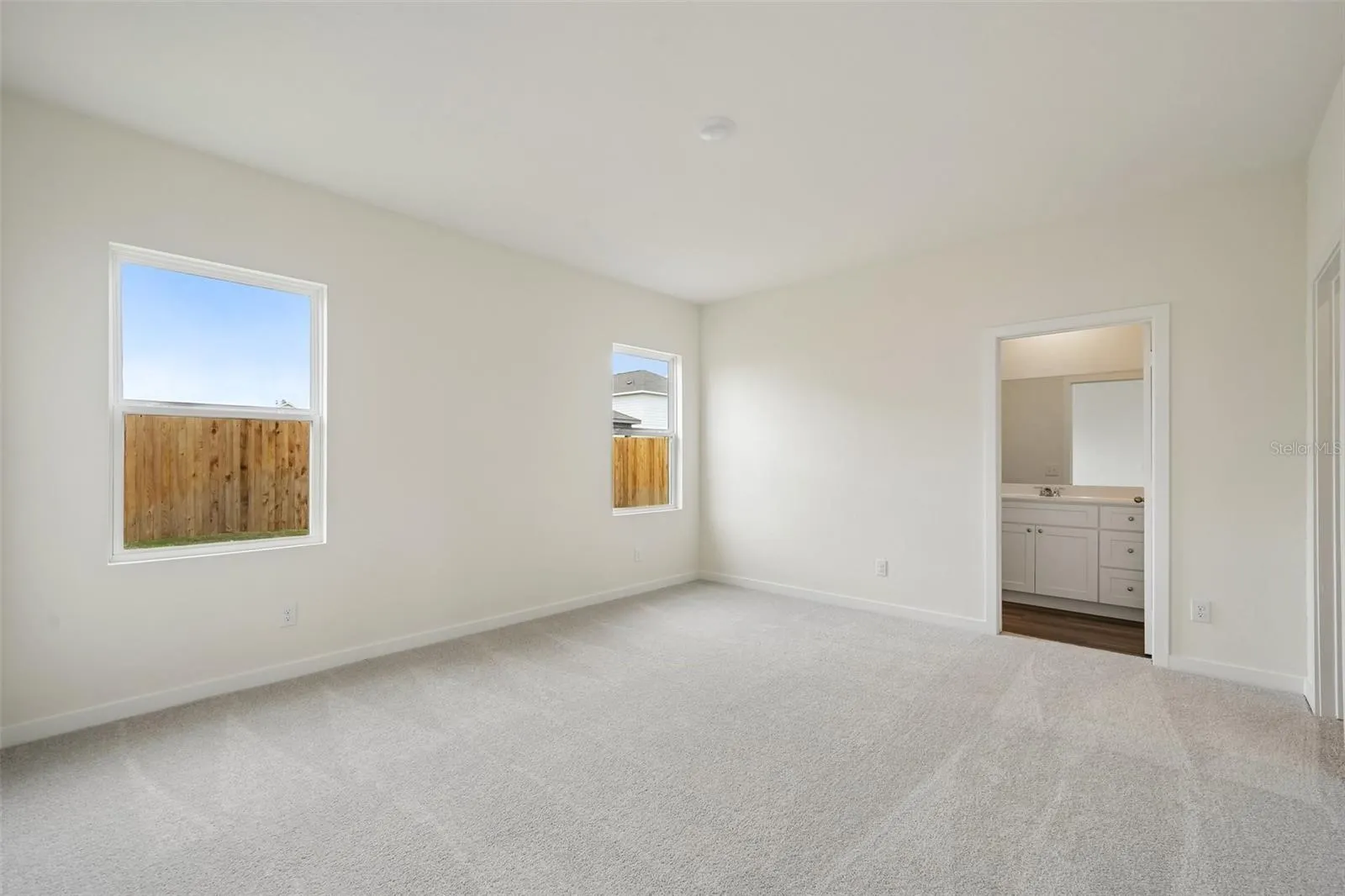 10542 CURVING CREEK