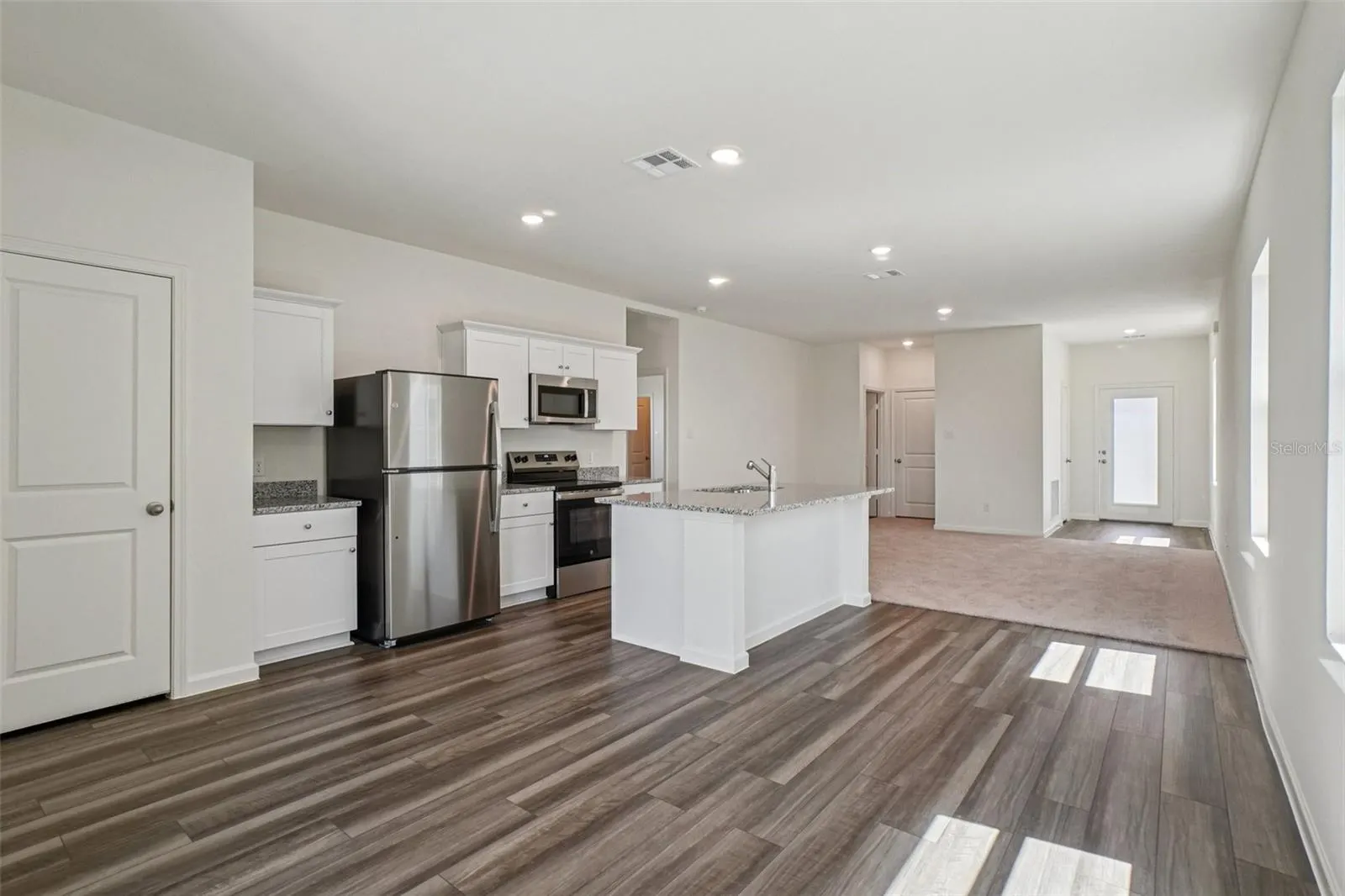 10542 CURVING CREEK
