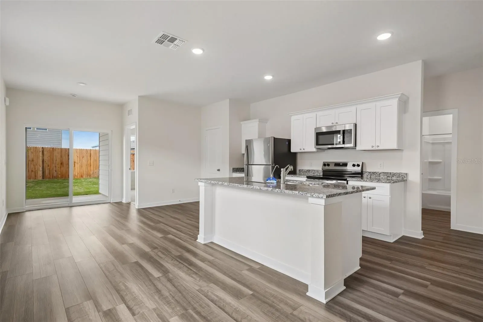 10542 CURVING CREEK