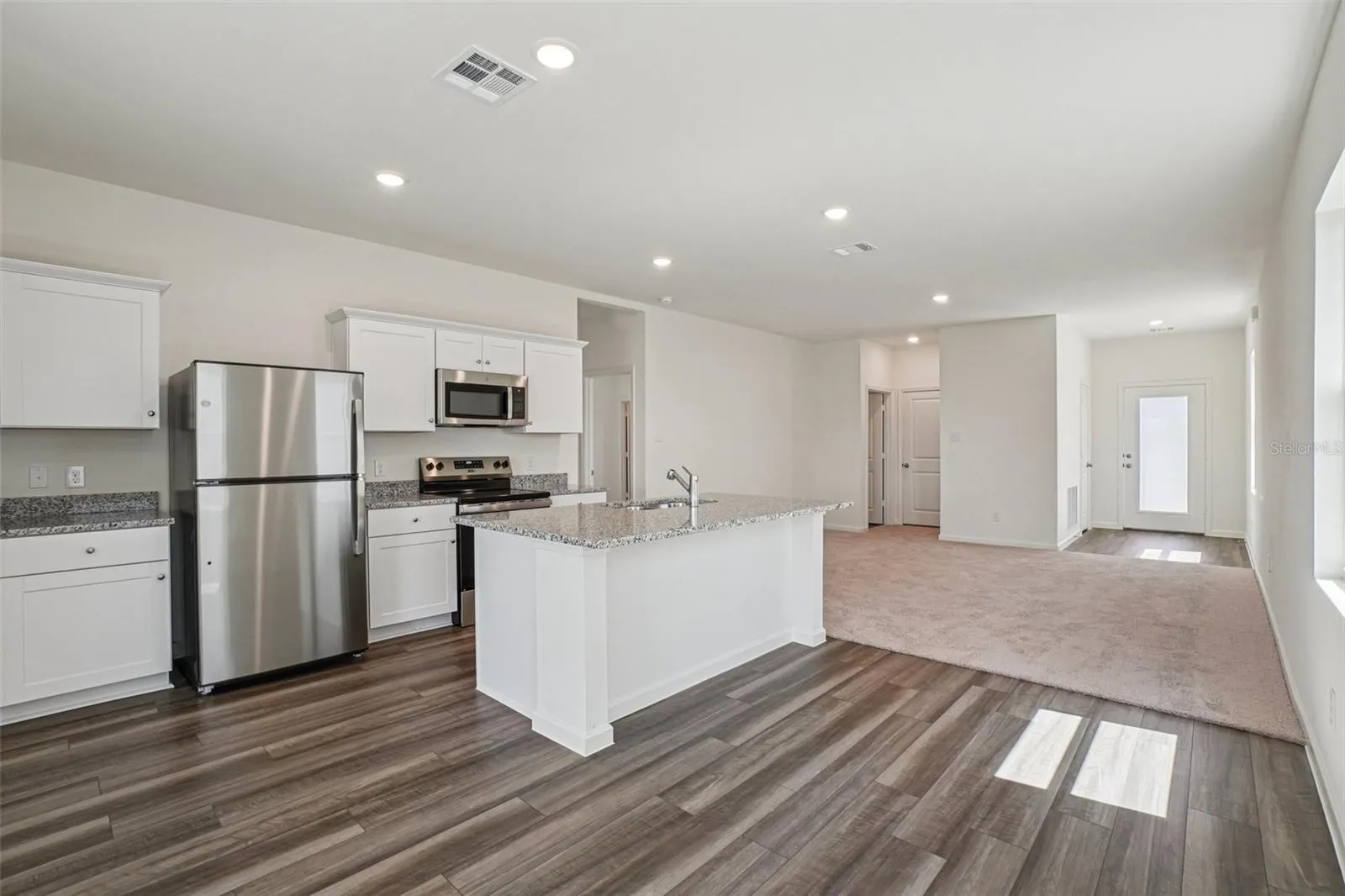 10542 CURVING CREEK