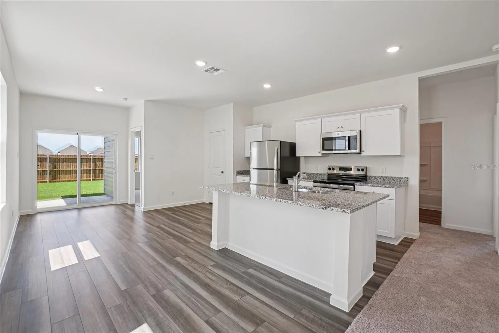 10542 CURVING CREEK