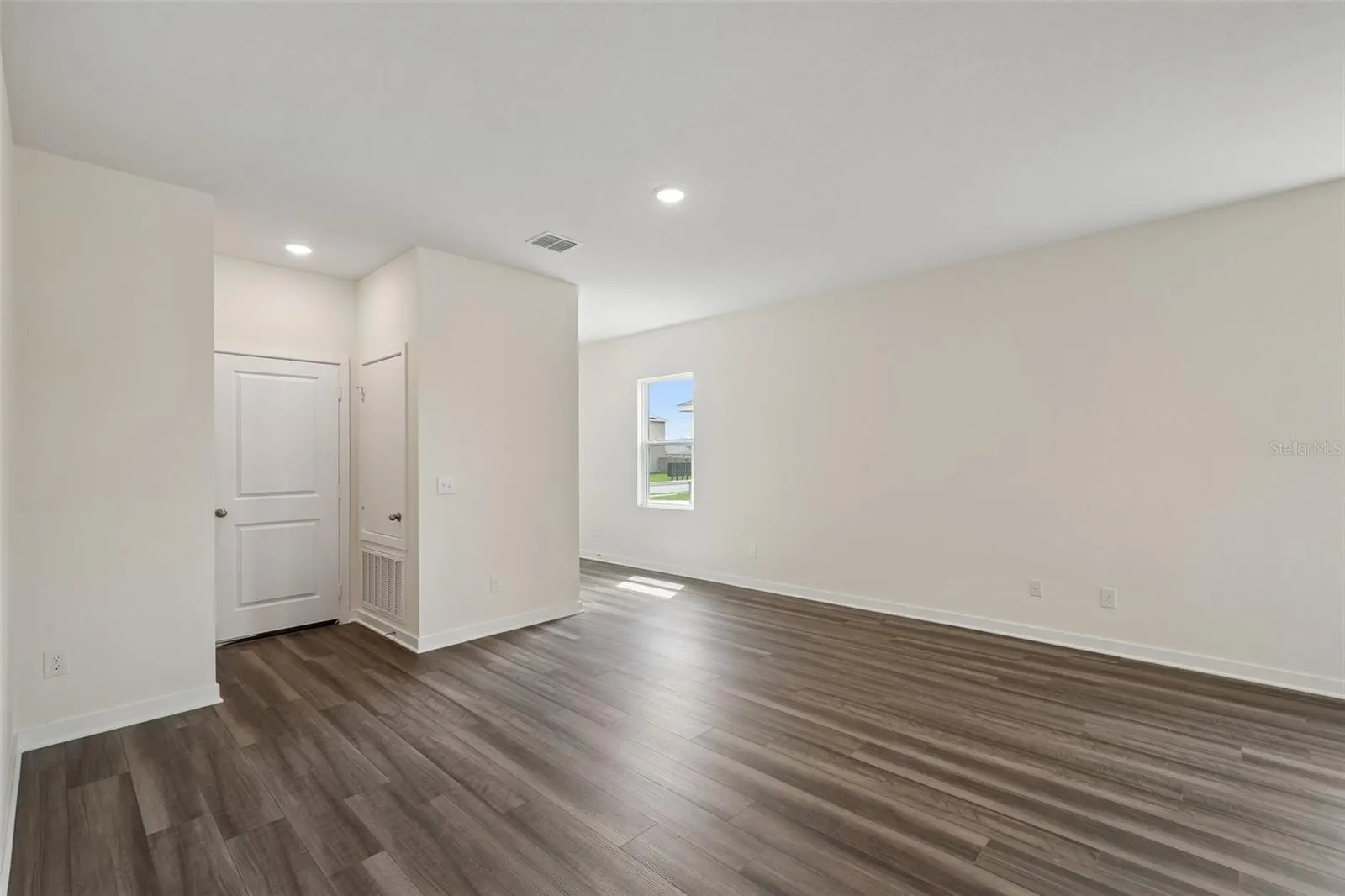 10542 CURVING CREEK