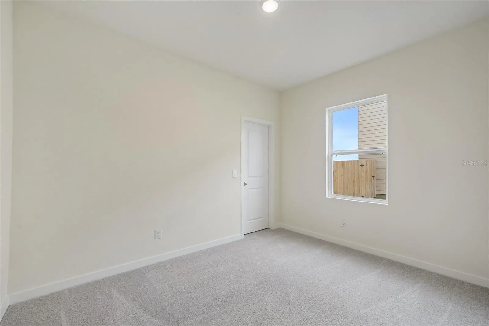 10542 CURVING CREEK