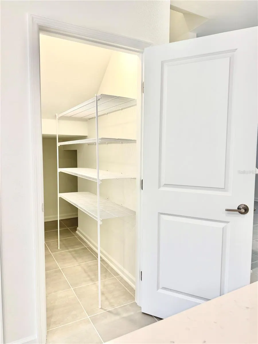 5591 RONIN DR