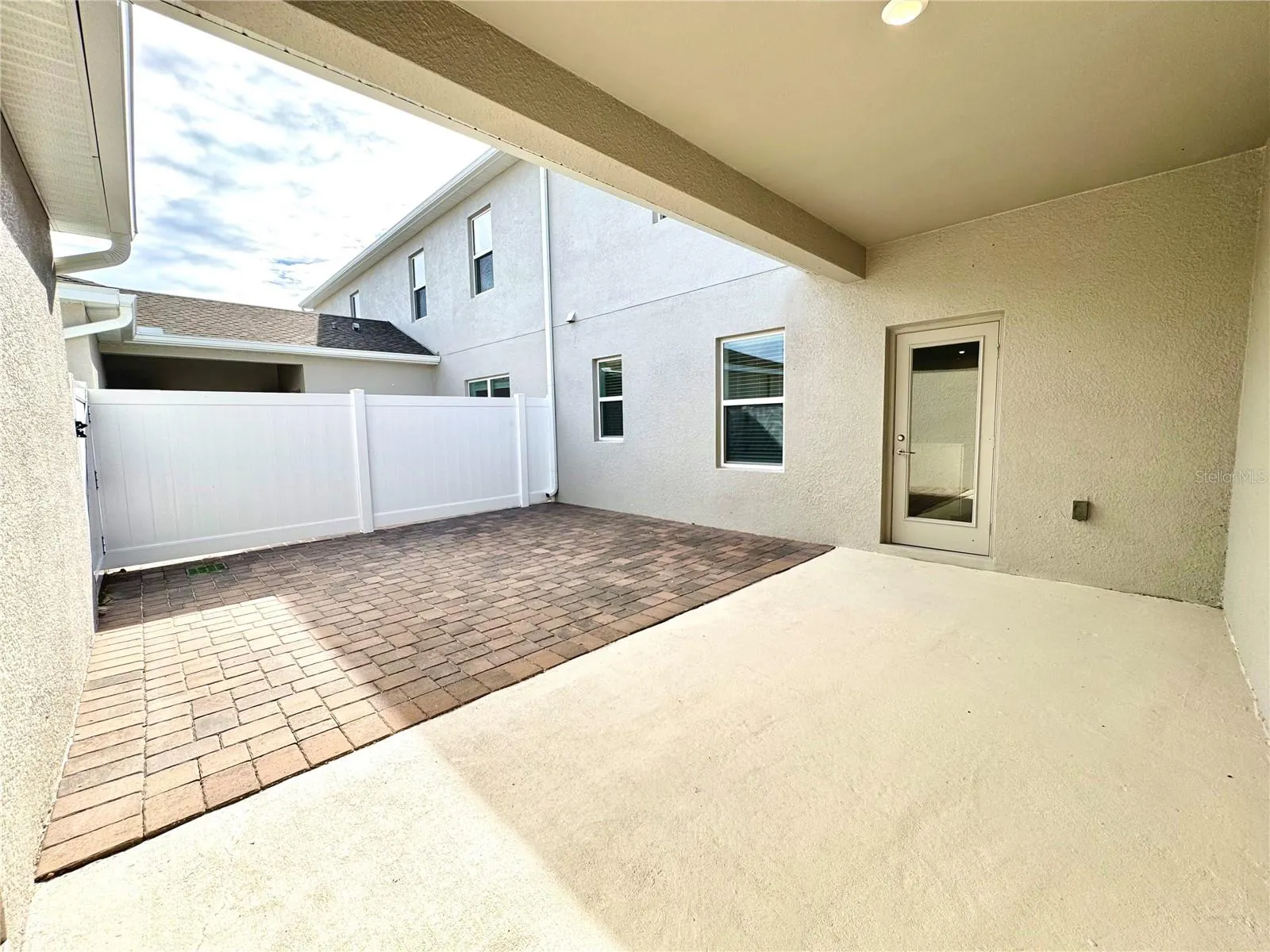 5591 RONIN DR