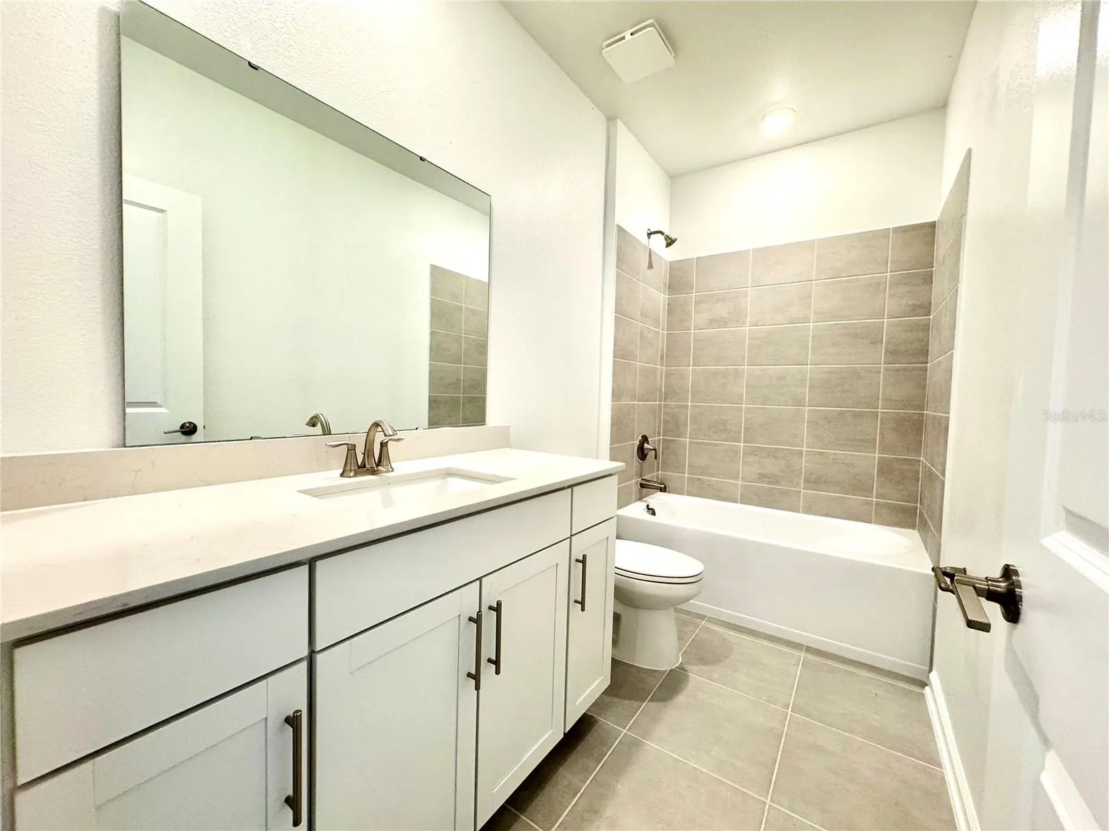 5591 RONIN DR