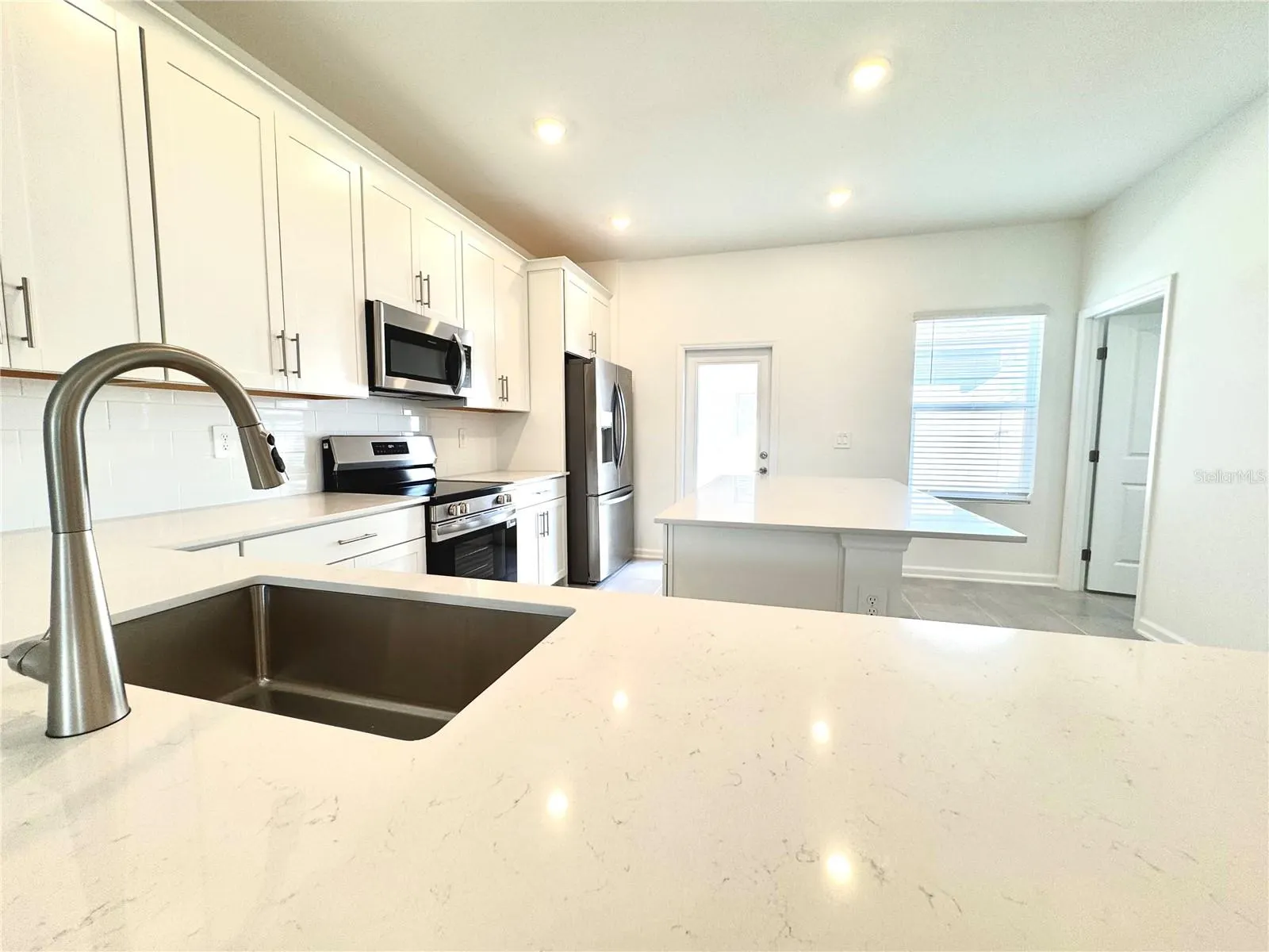 5591 RONIN DR