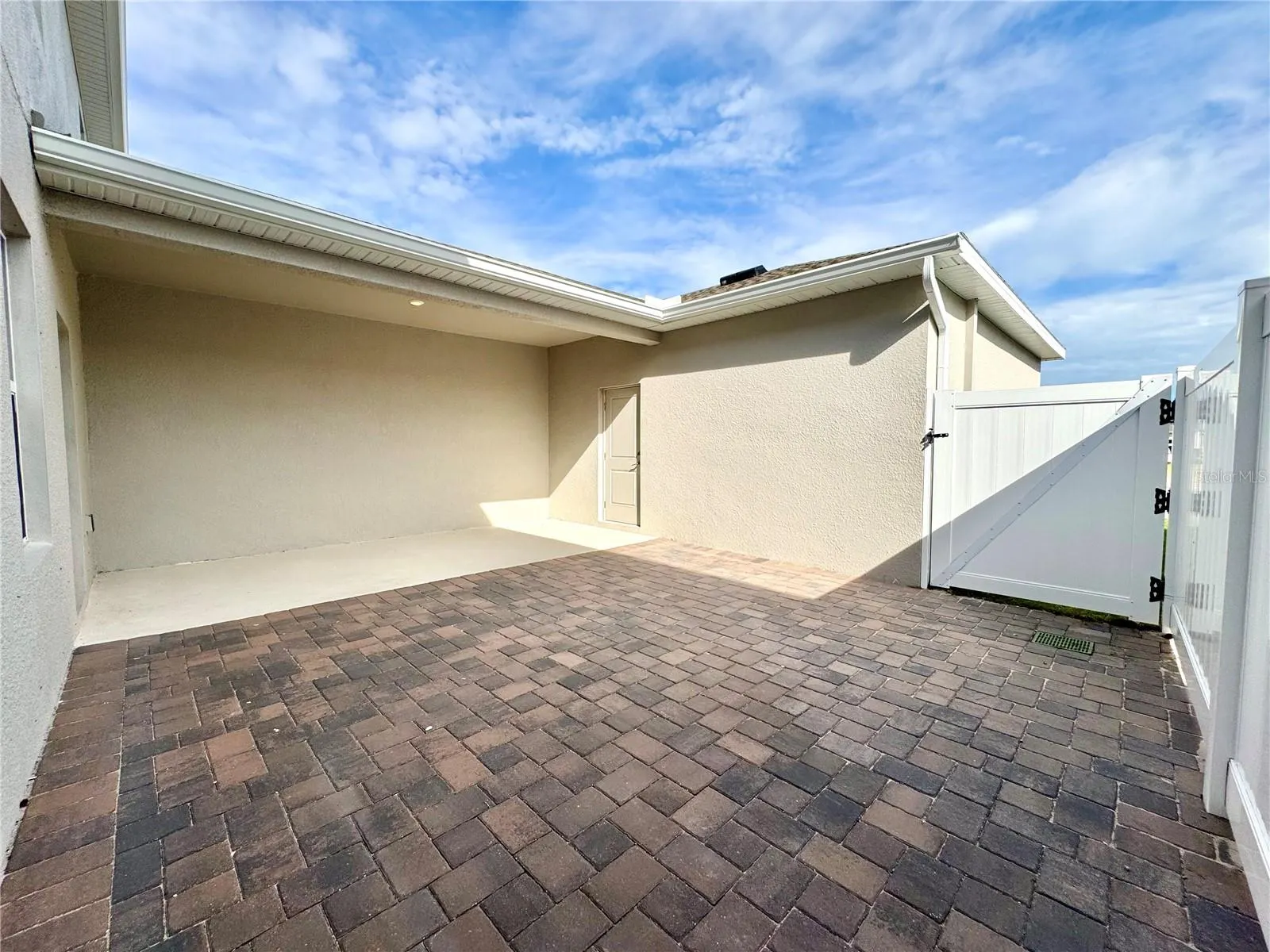 5591 RONIN DR