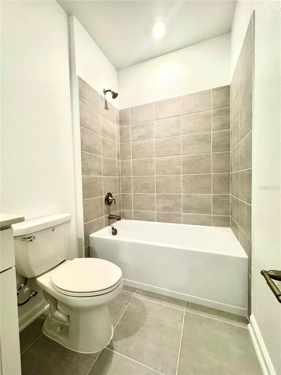 5591 RONIN DR