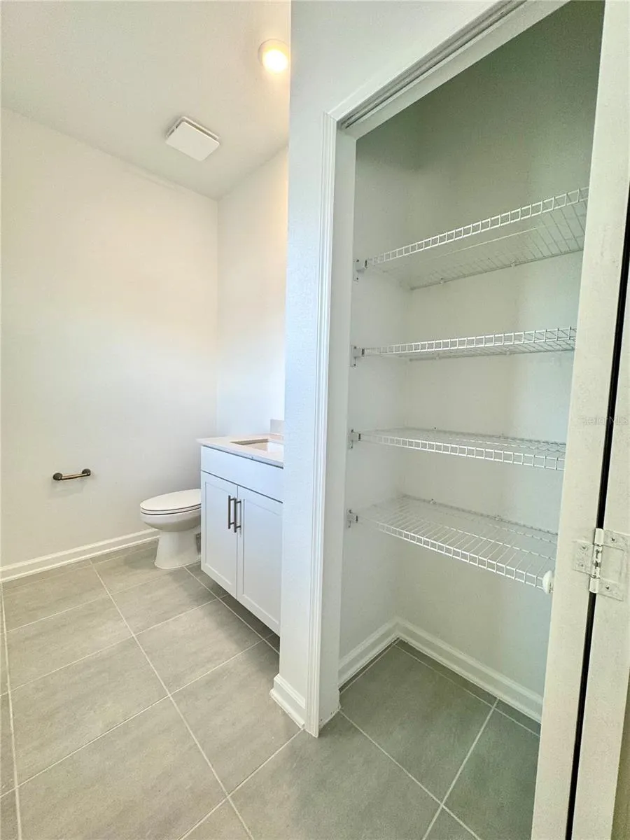 5591 RONIN DR