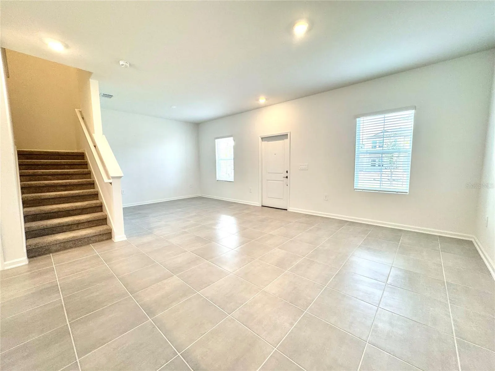 5591 RONIN DR