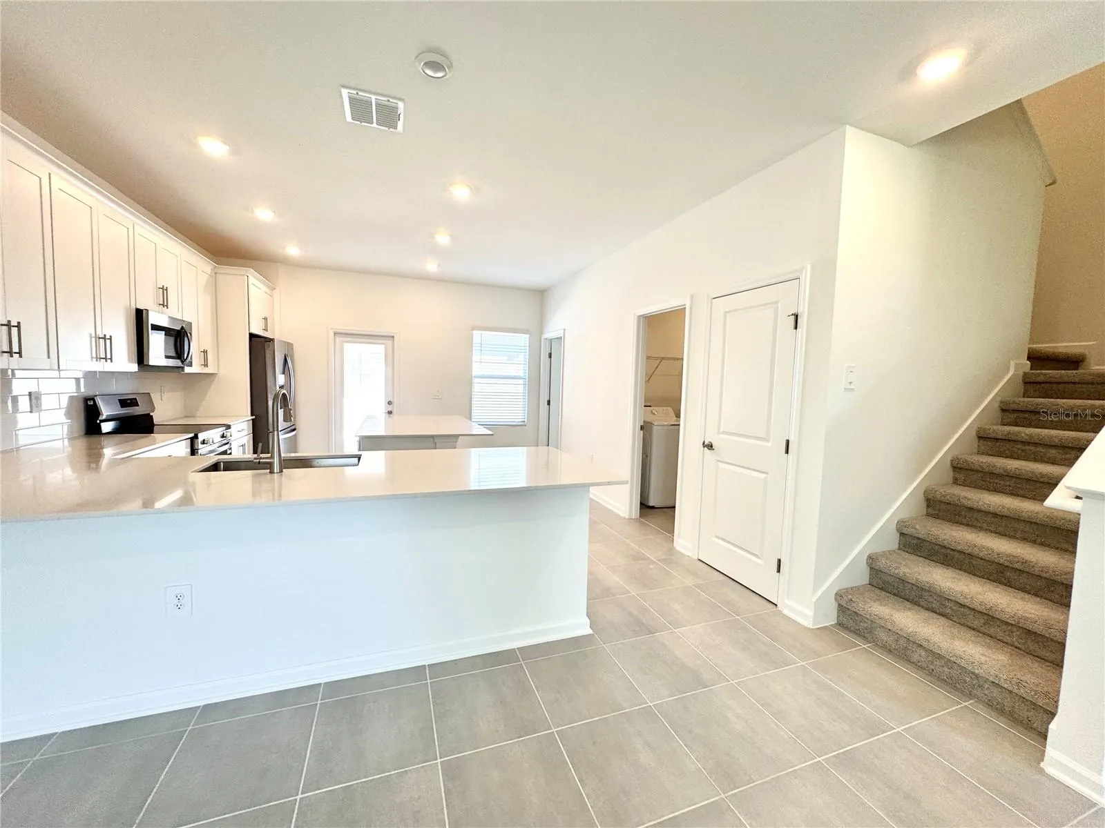 5591 RONIN DR