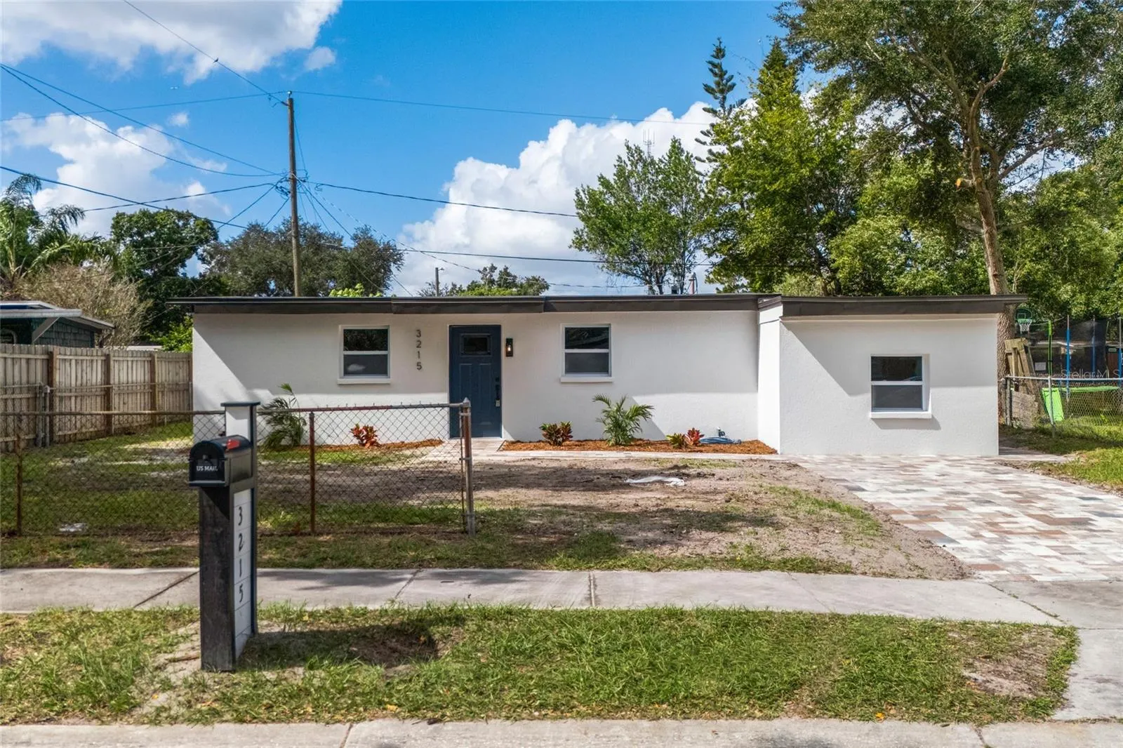 3215 WELBORN WAY