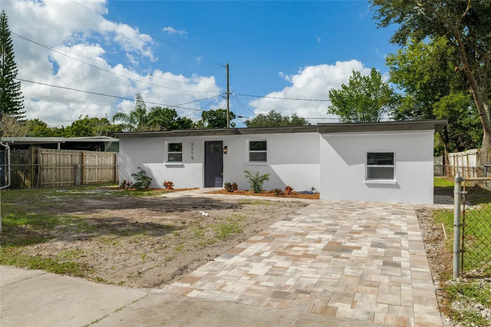 3215 WELBORN WAY