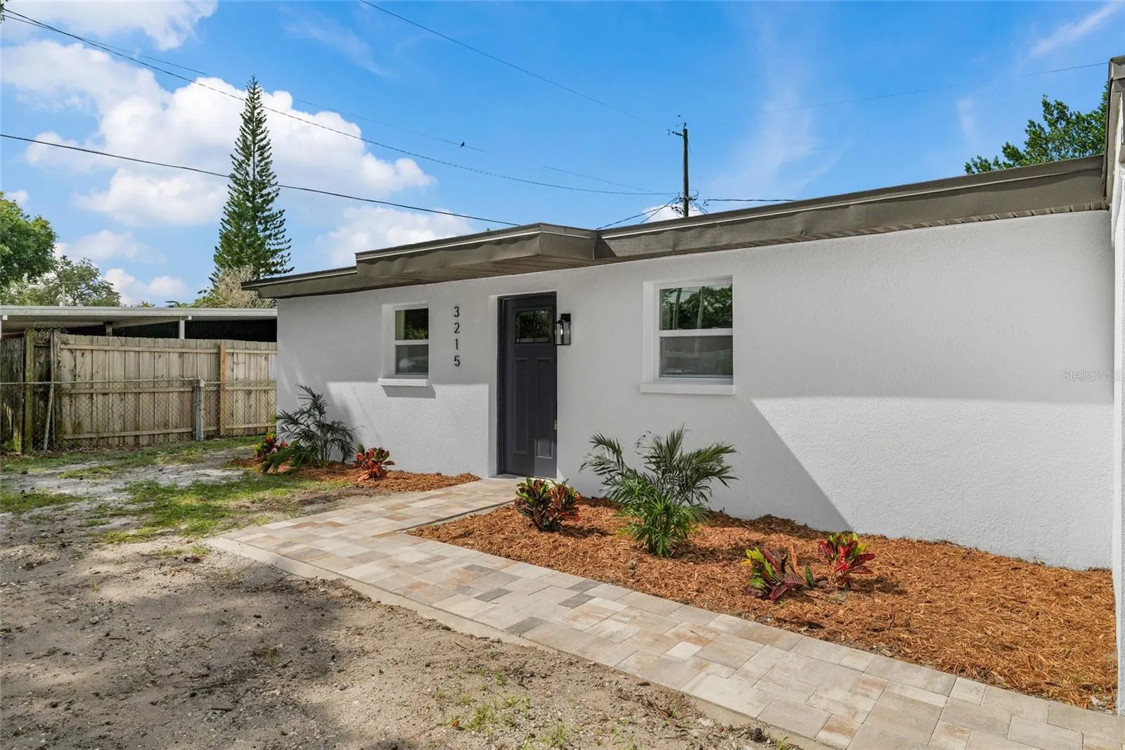 3215 WELBORN WAY
