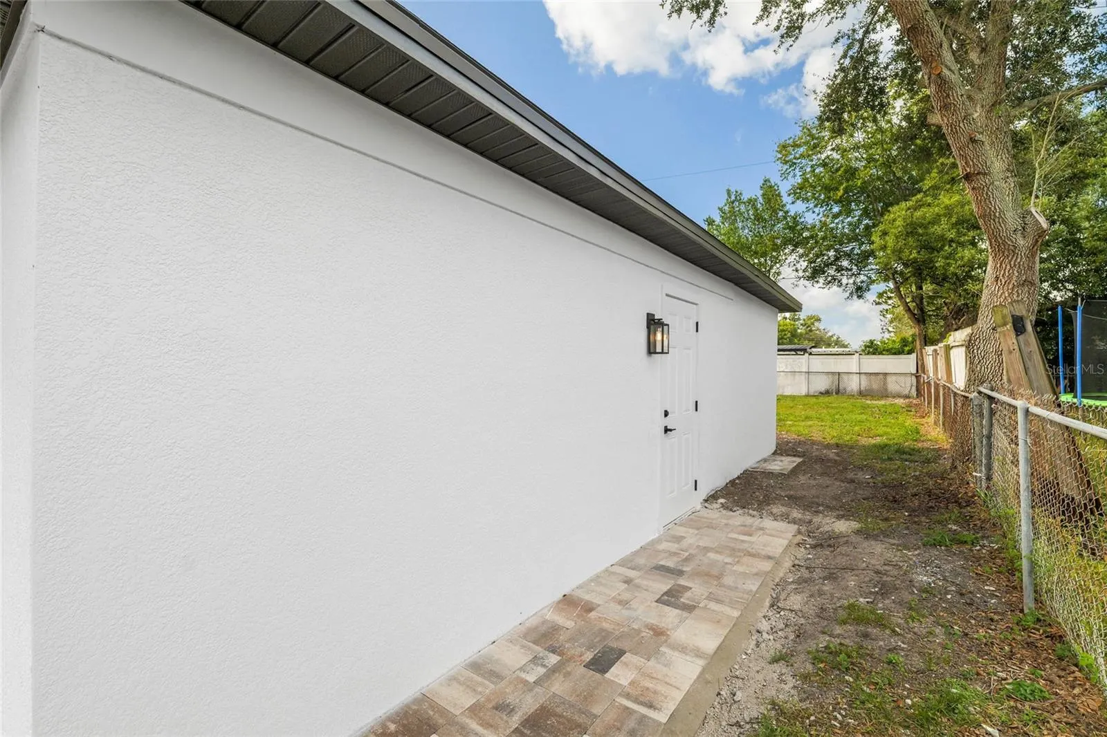 3215 WELBORN WAY