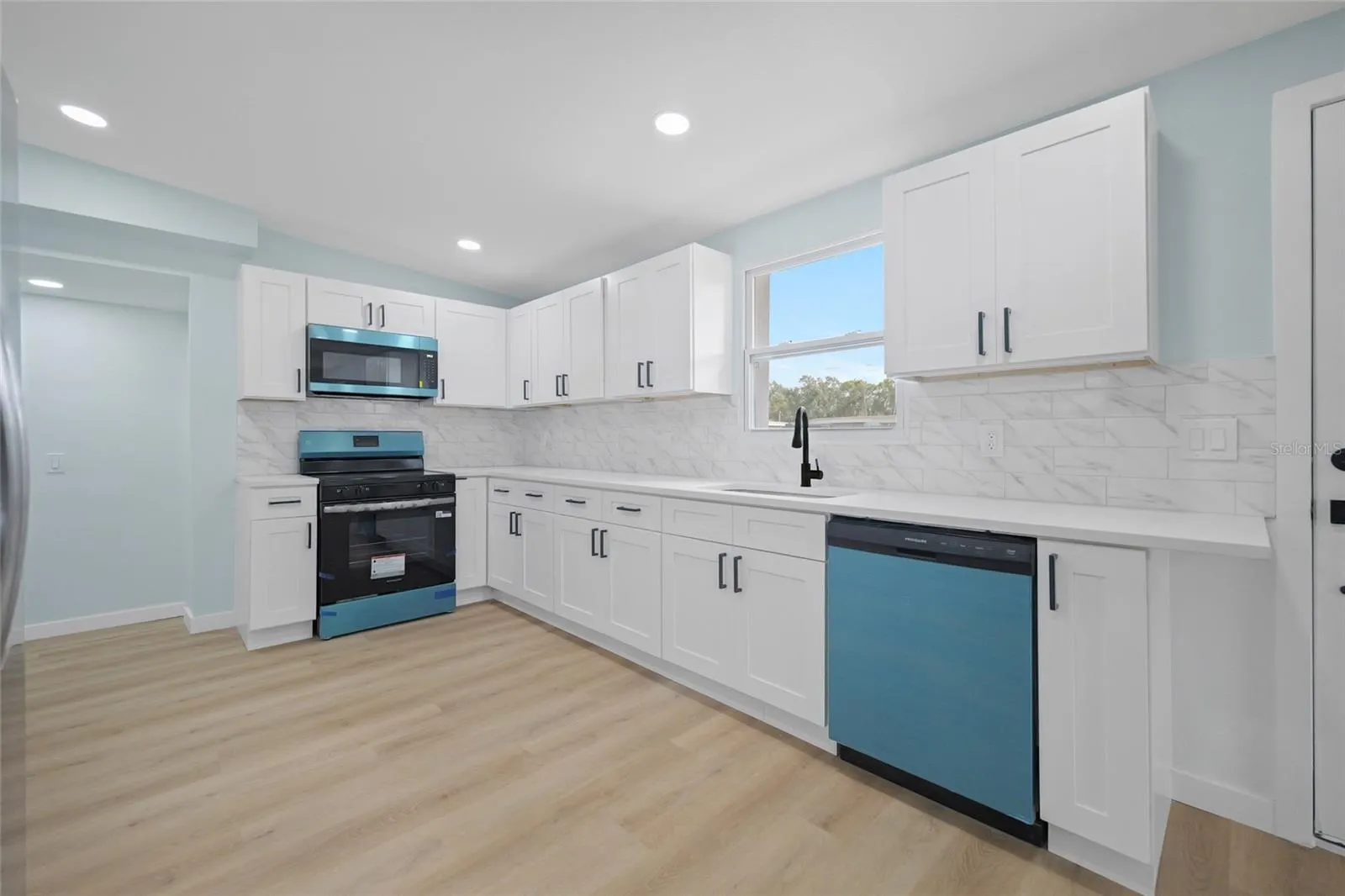 3215 WELBORN WAY
