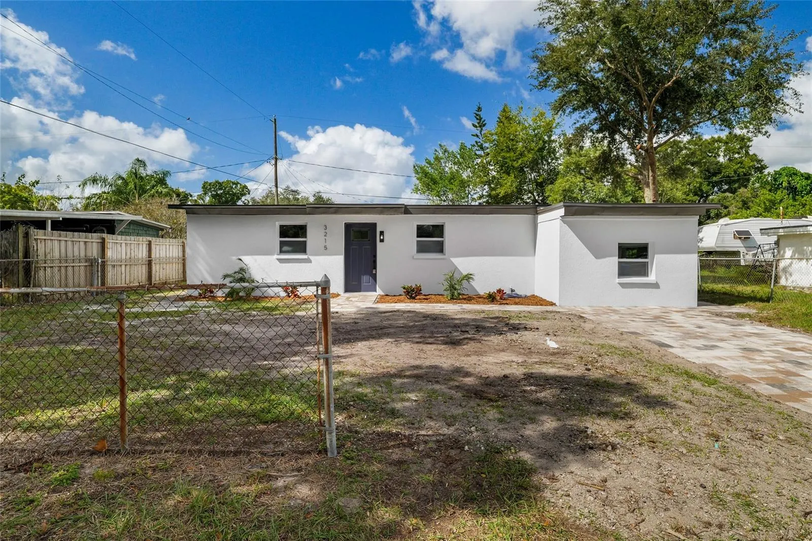 3215 WELBORN WAY
