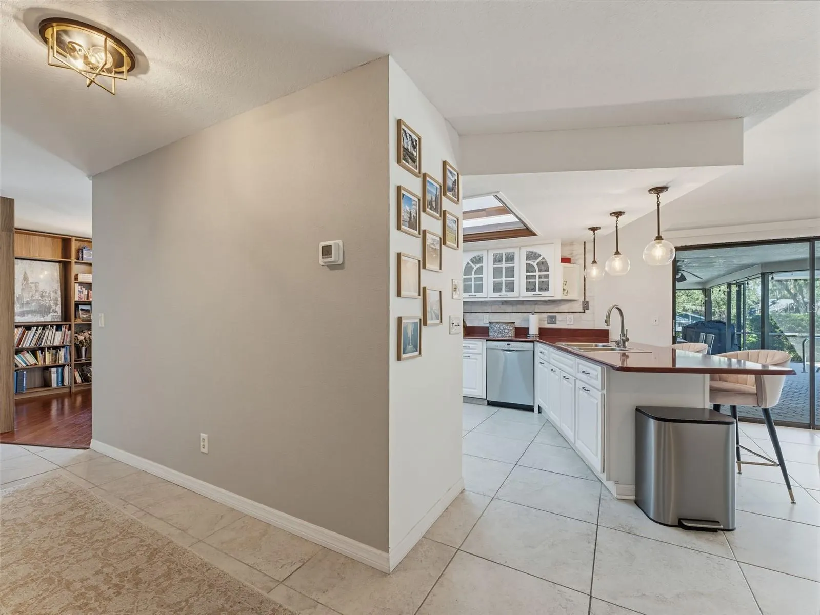 3 SUMMIT LN