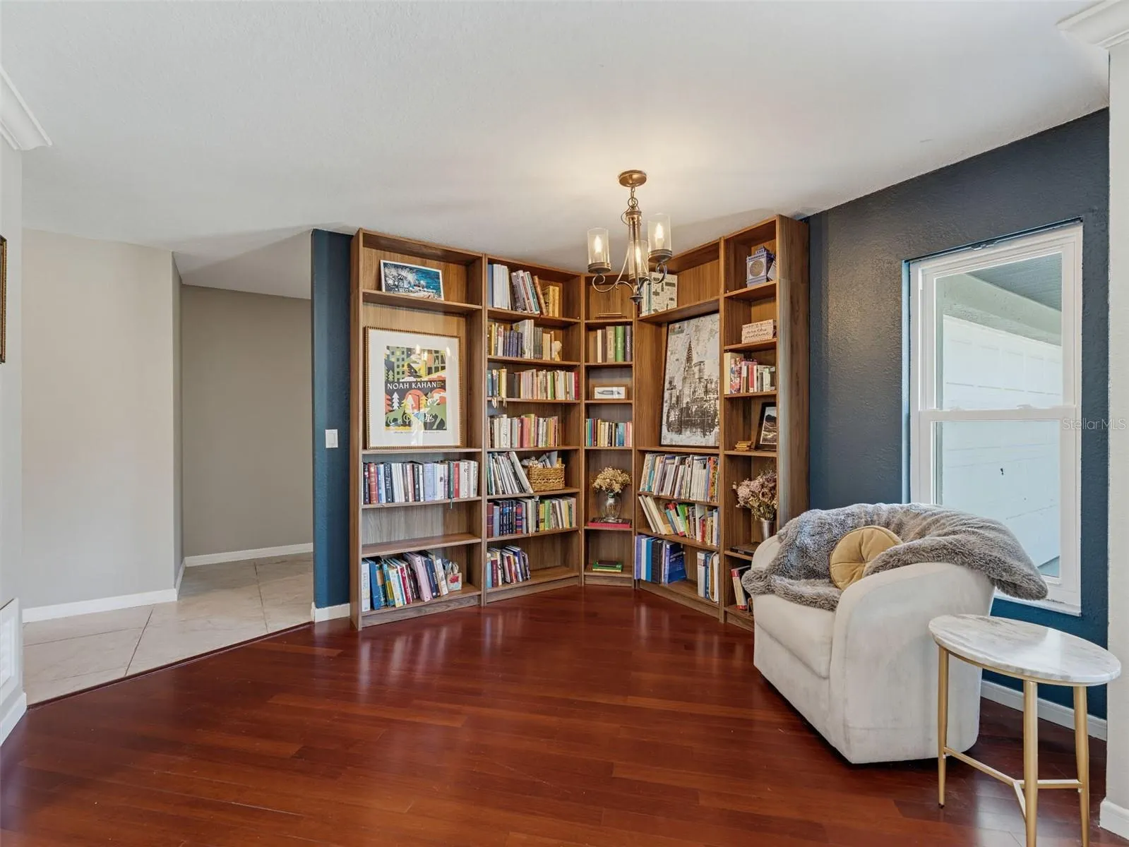 3 SUMMIT LN