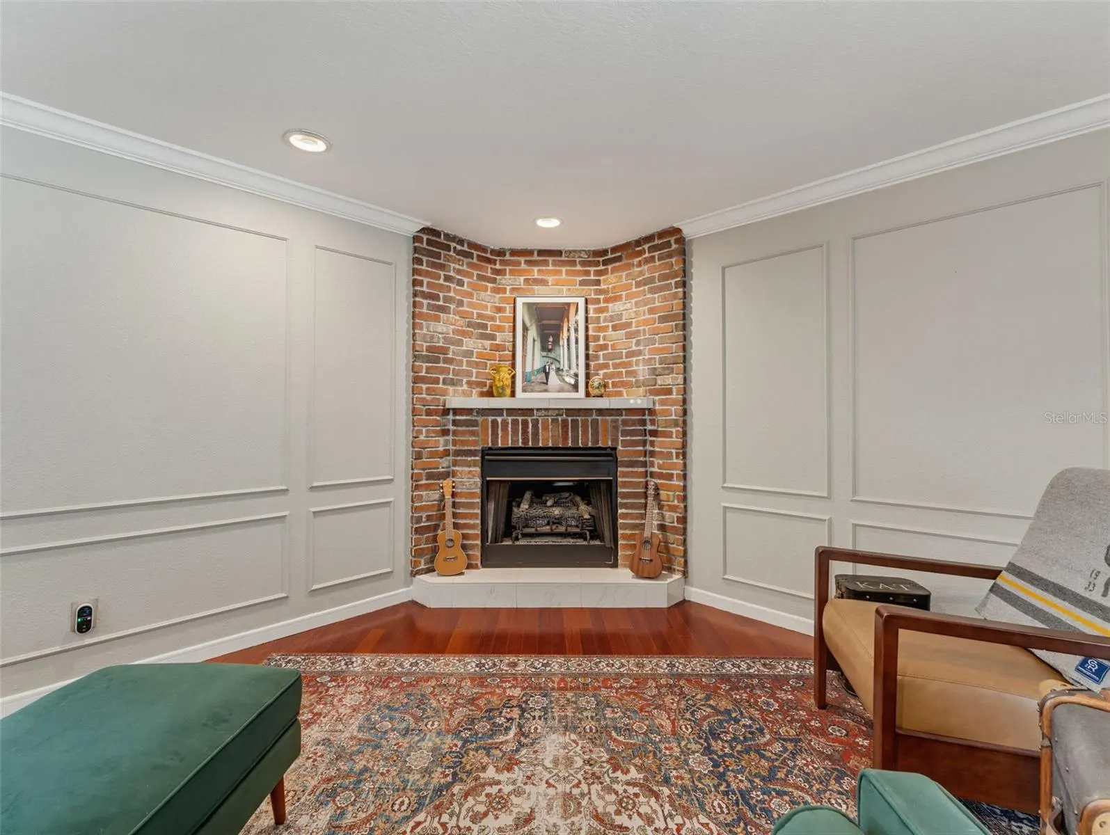 3 SUMMIT LN