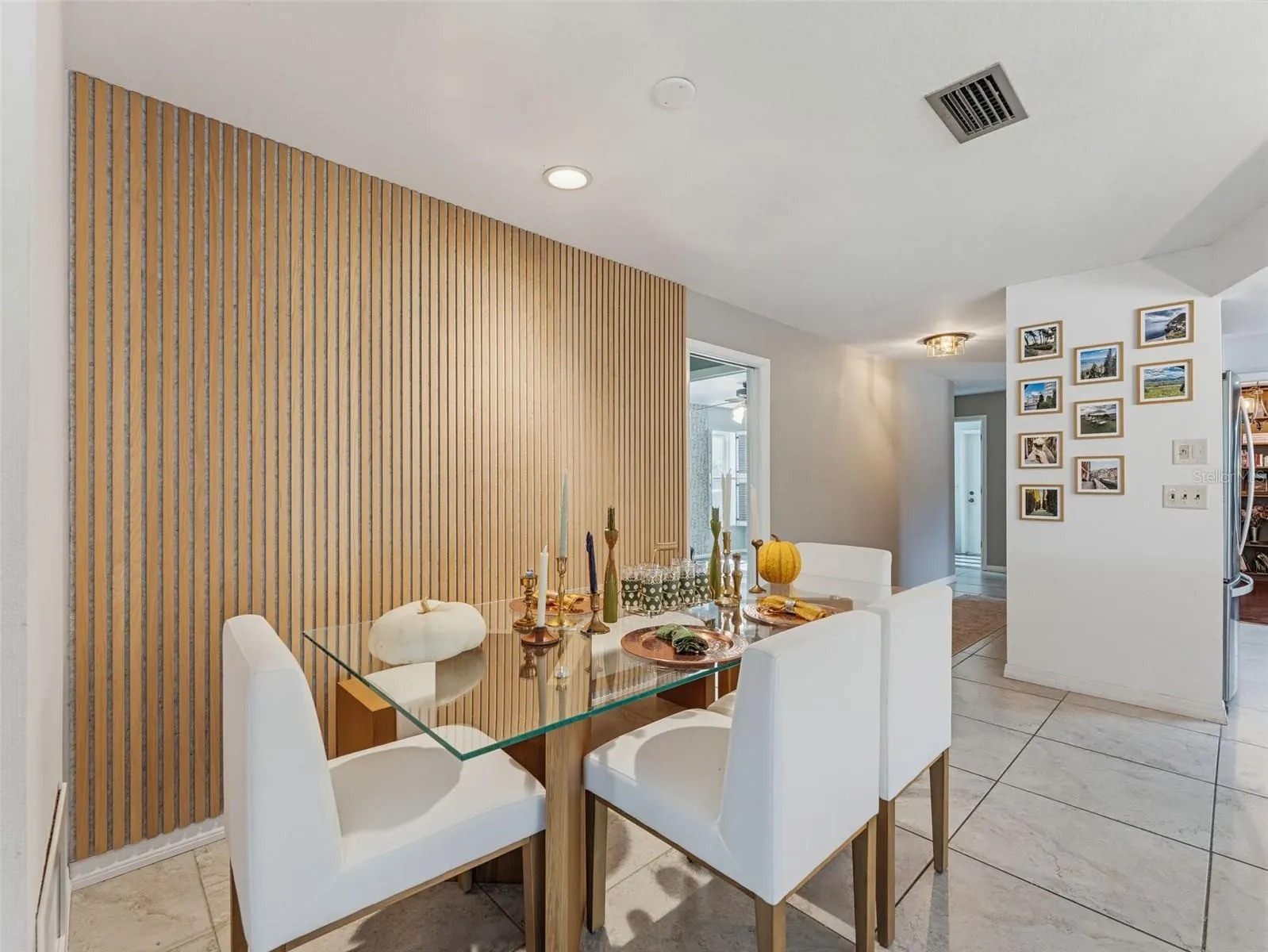 3 SUMMIT LN