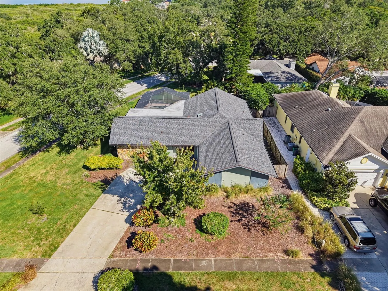 3 SUMMIT LN