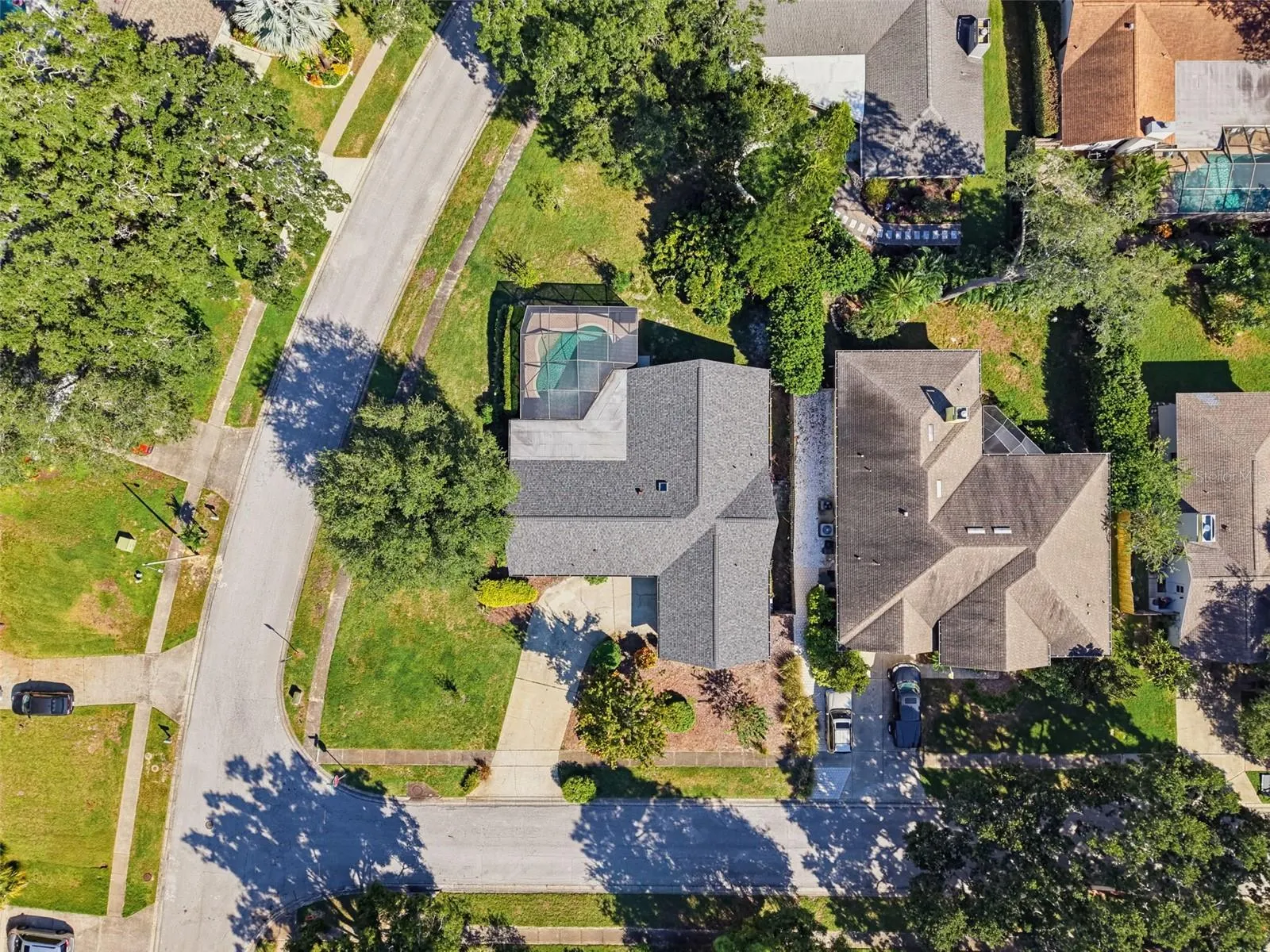 3 SUMMIT LN