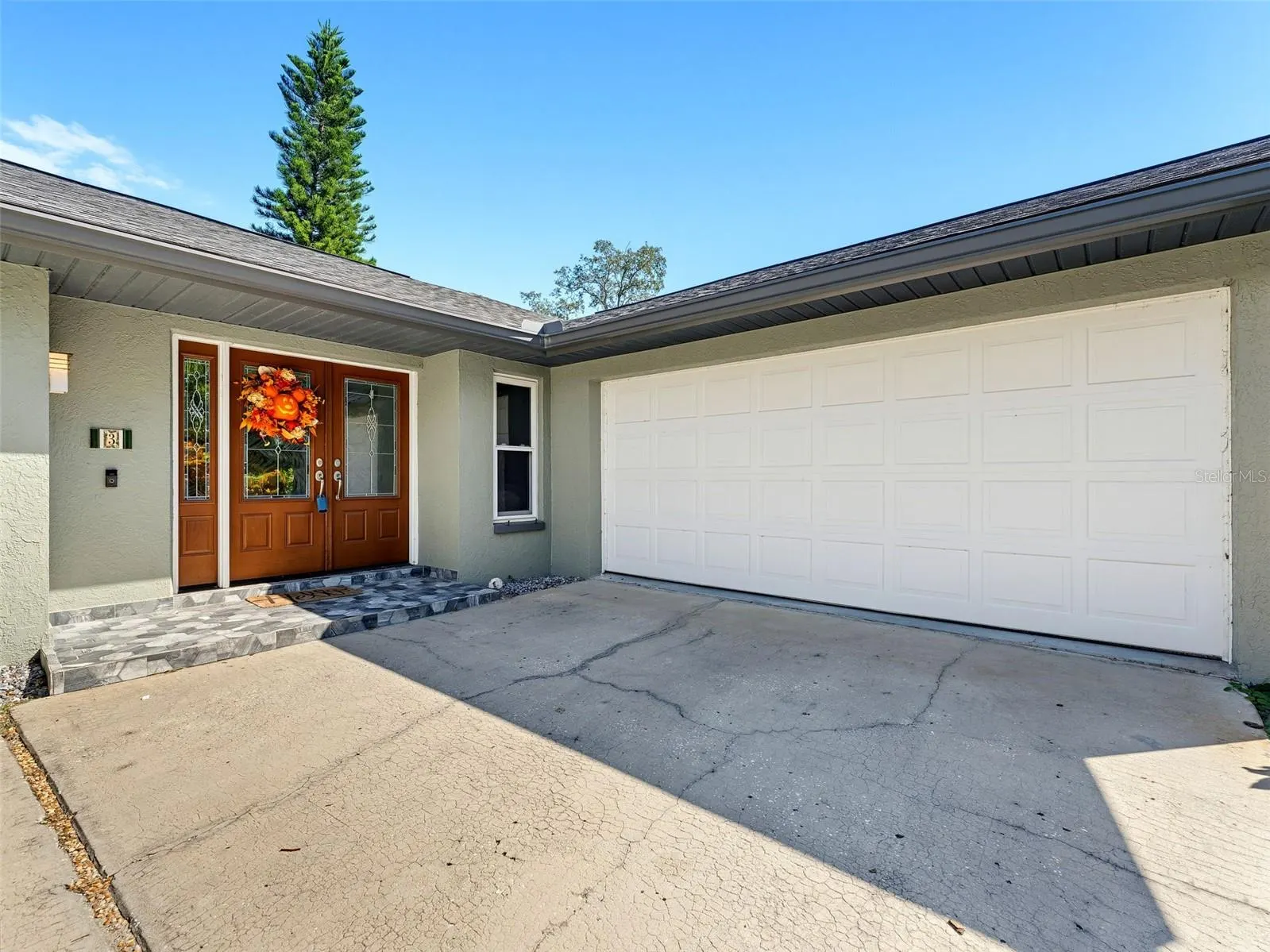 3 SUMMIT LN