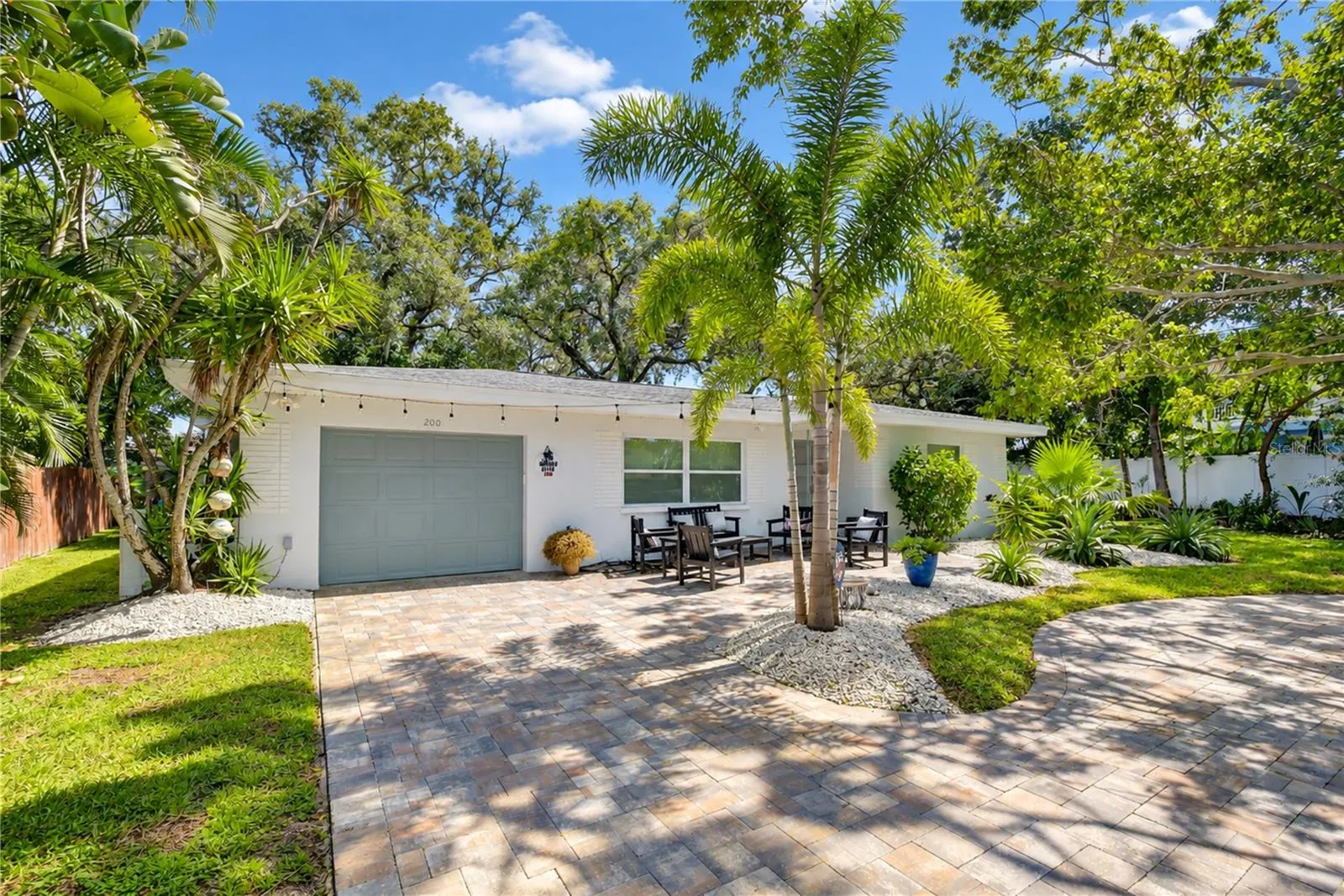 200 LAGOON DR
