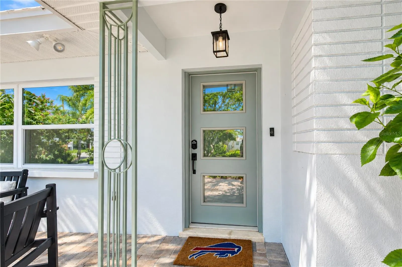 200 LAGOON DR