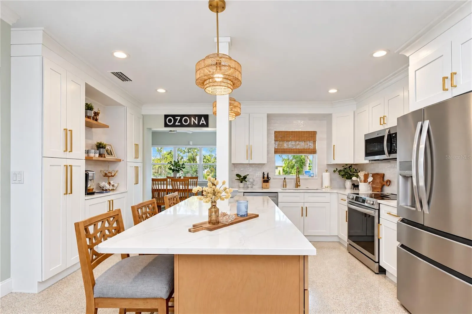 200 LAGOON DR