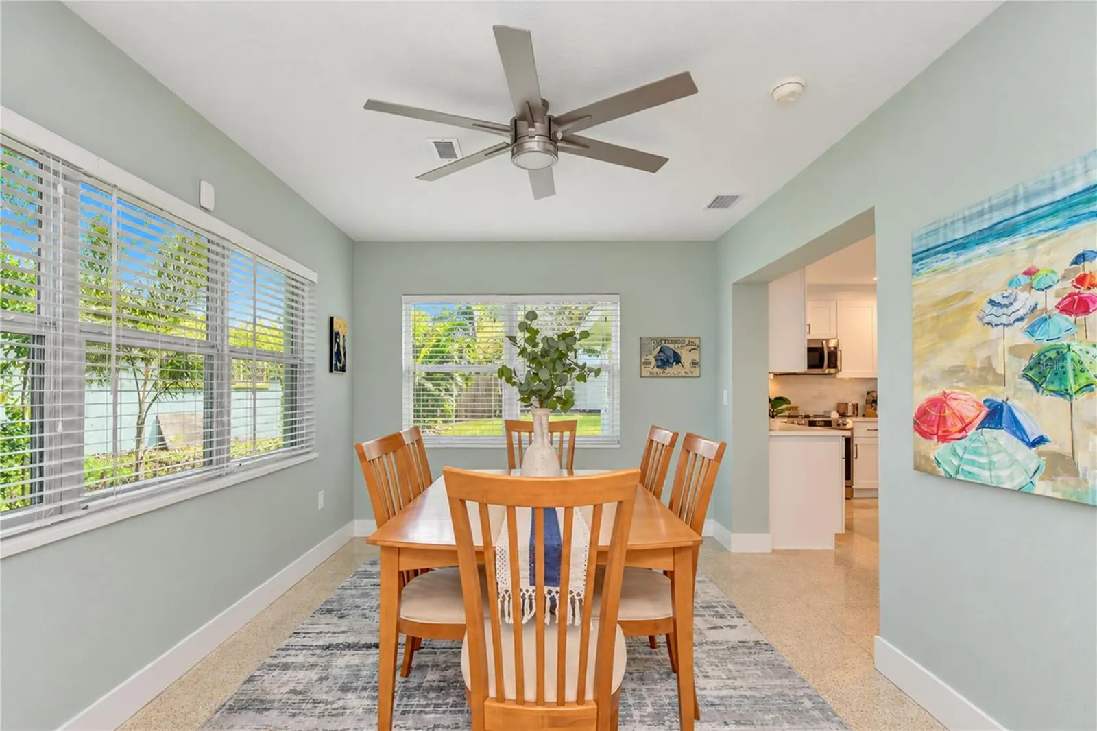 200 LAGOON DR