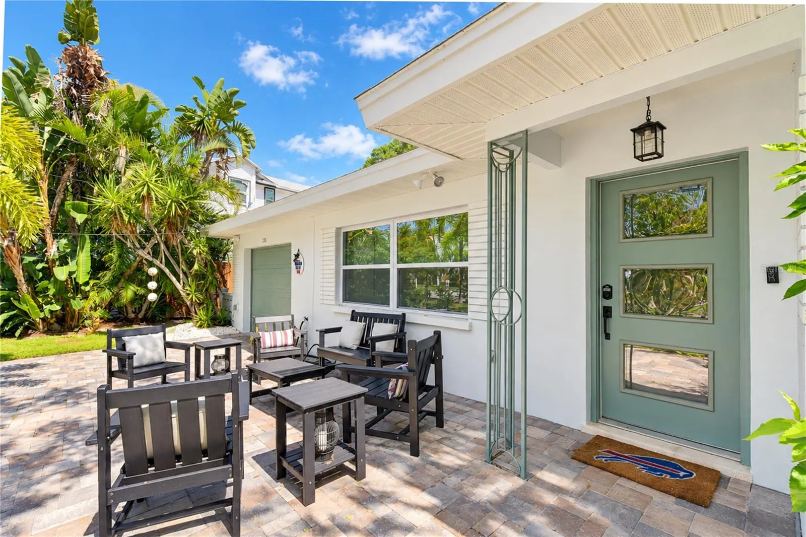 200 LAGOON DR