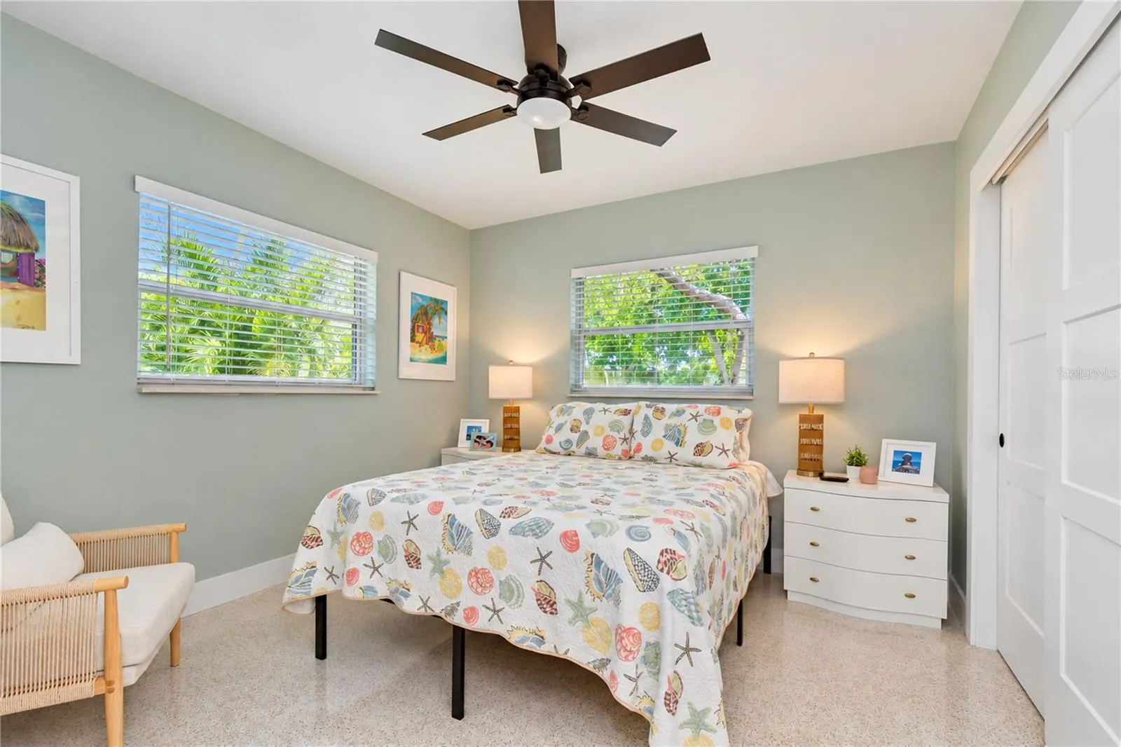 200 LAGOON DR