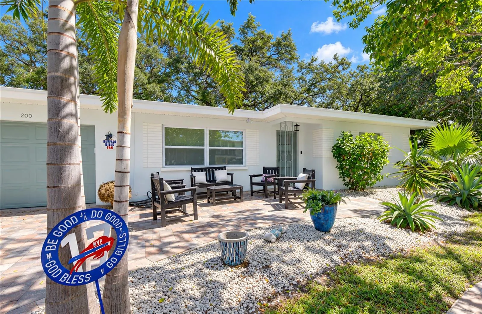 200 LAGOON DR