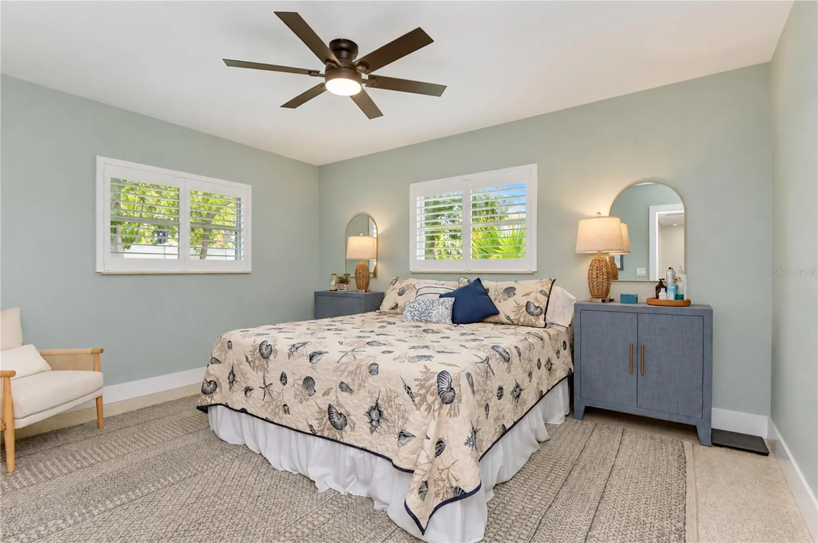 200 LAGOON DR