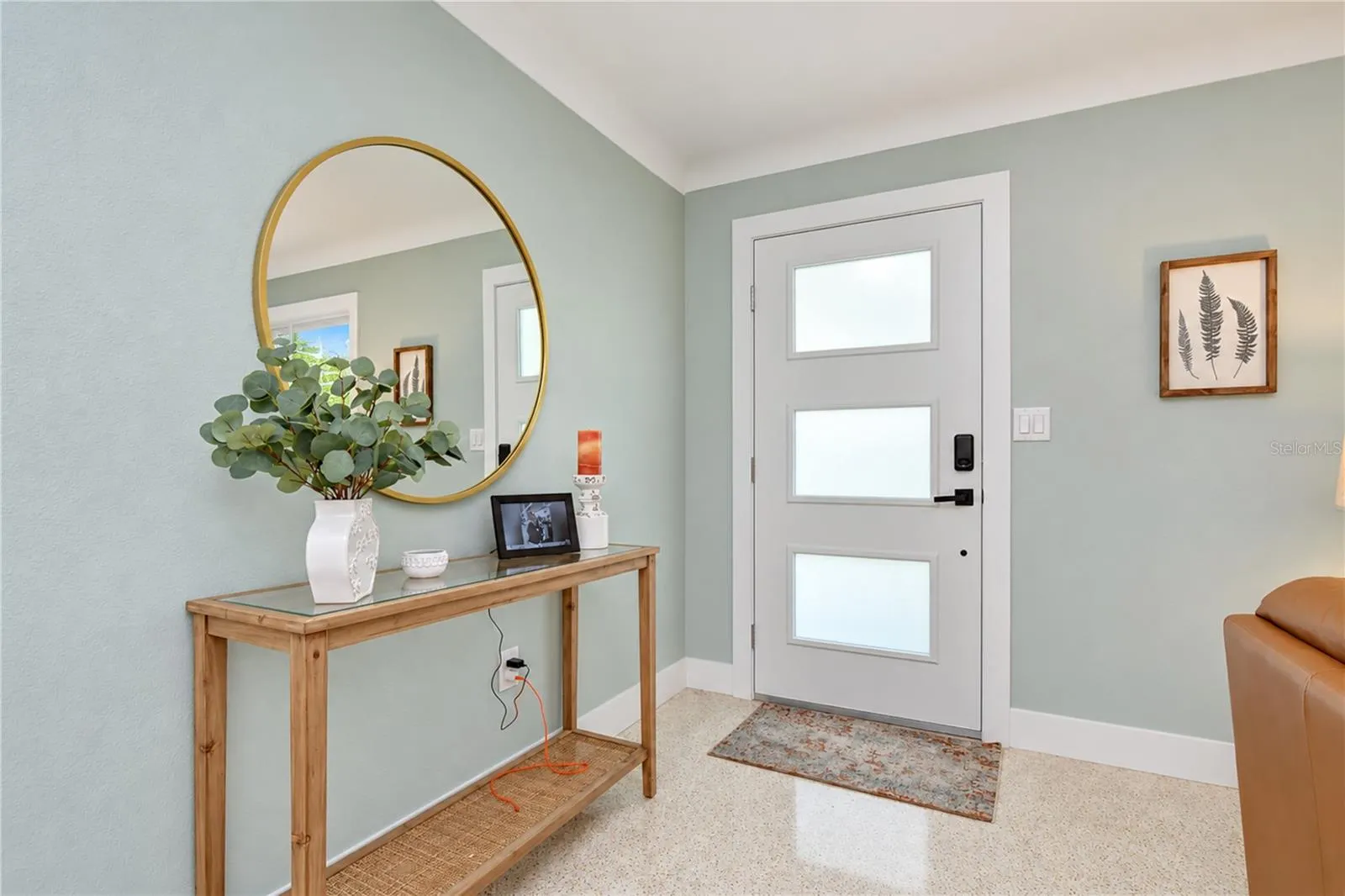 200 LAGOON DR