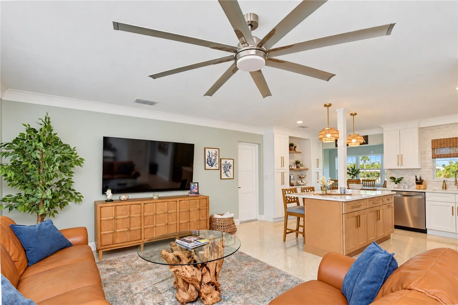200 LAGOON DR