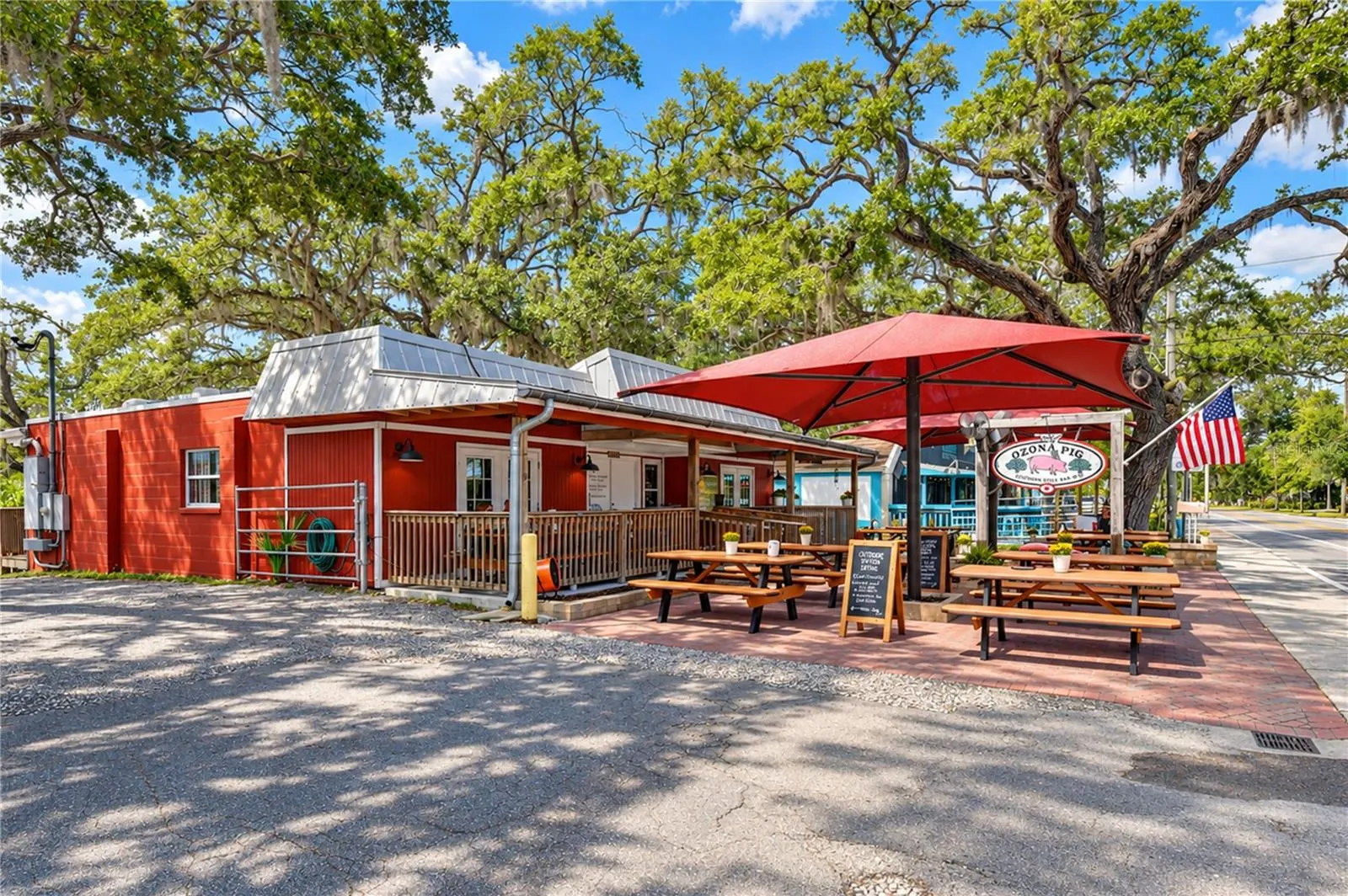 200 LAGOON DR