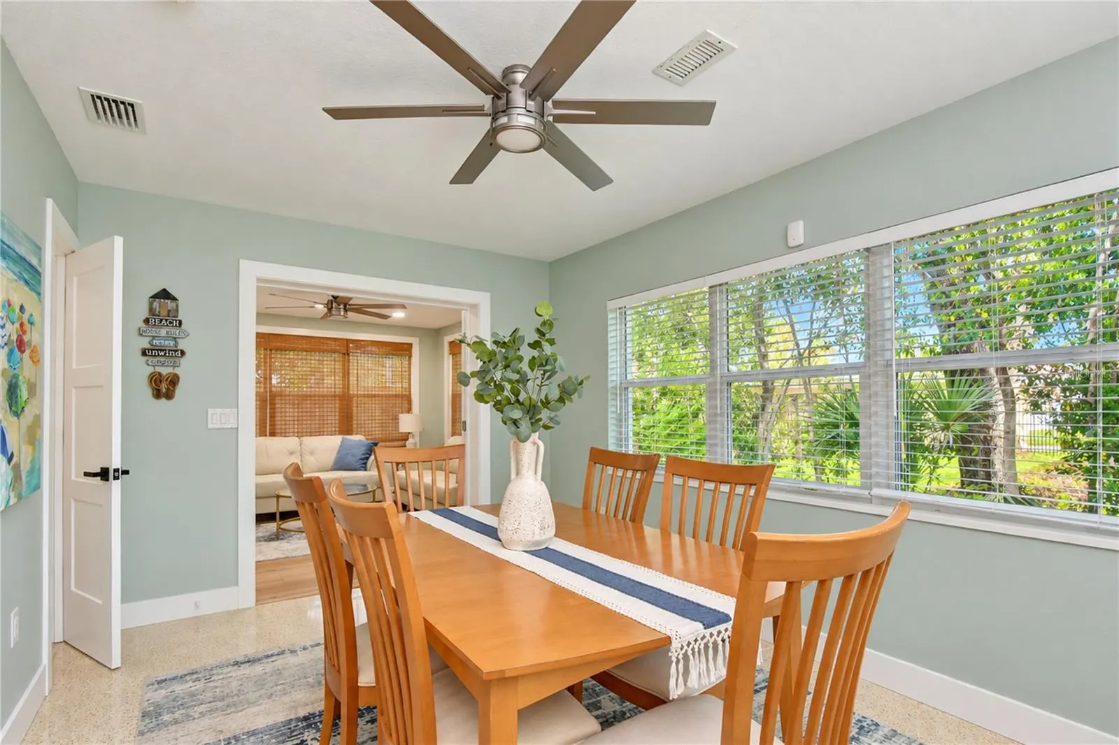 200 LAGOON DR