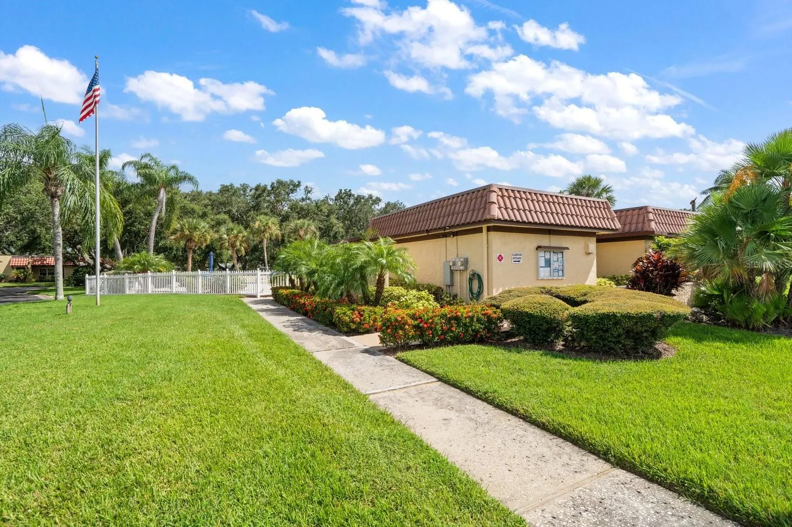 1701 PINEHURST RD #29E #29E