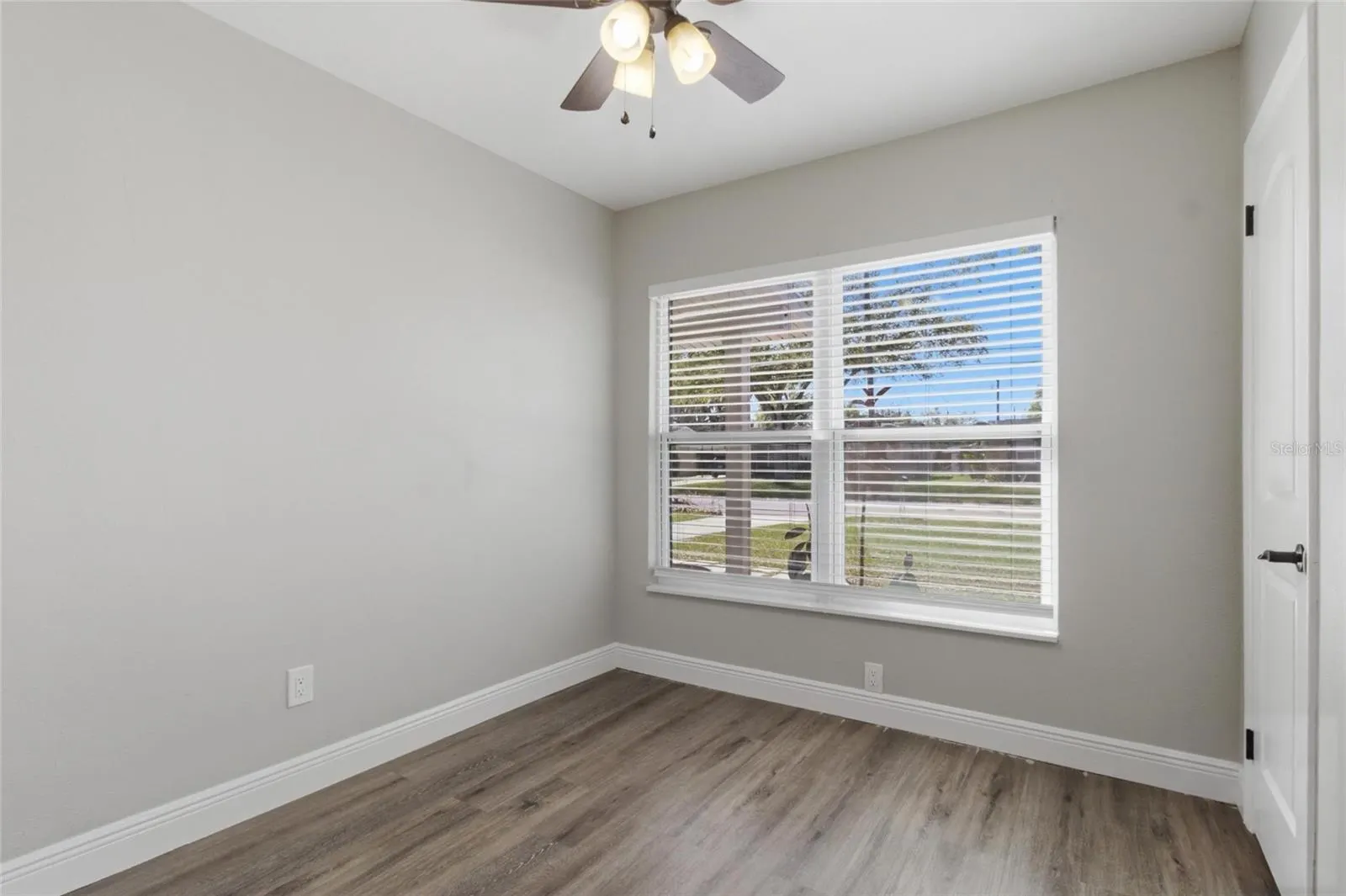 8609 CHINABERRY DR