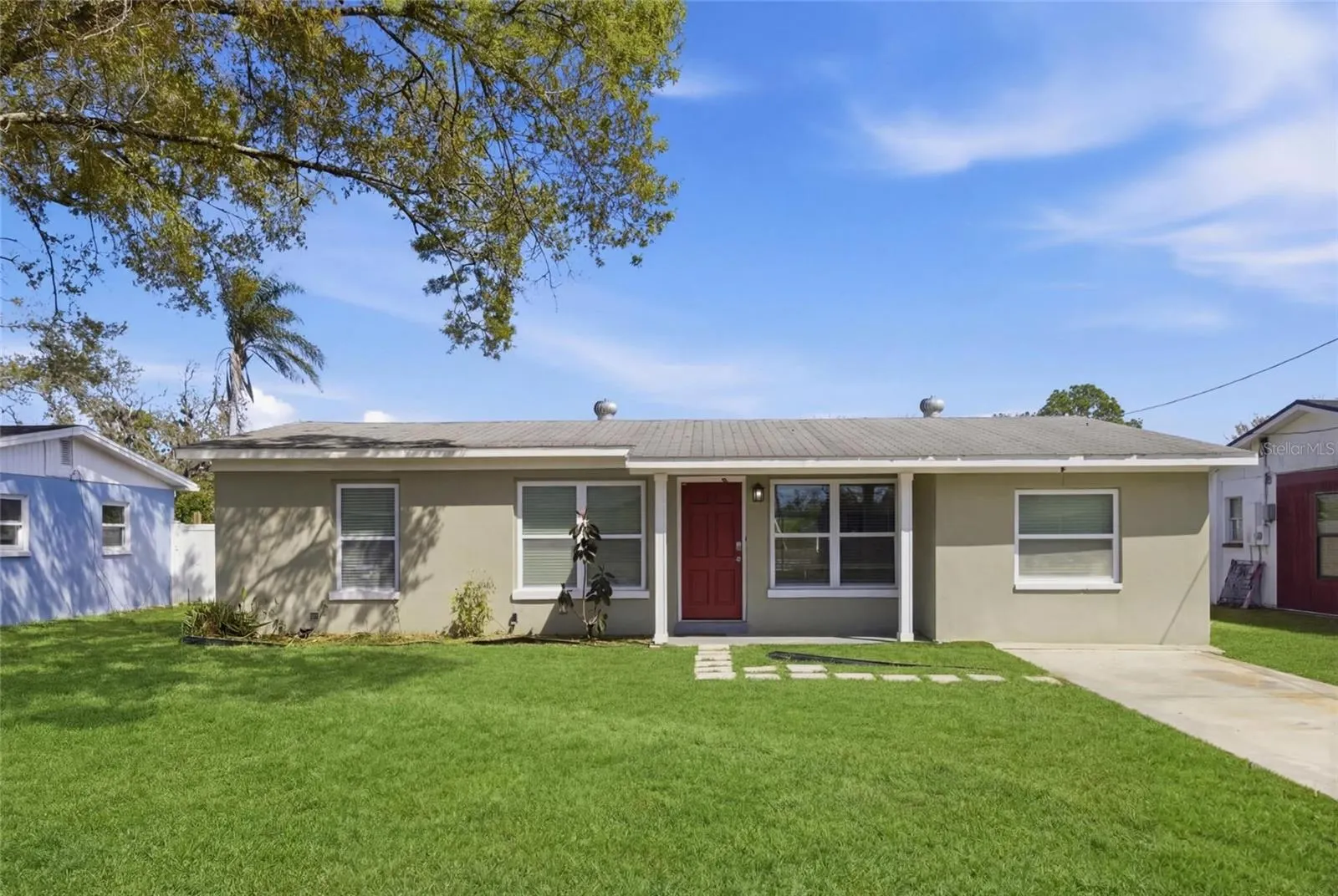 8609 CHINABERRY DR
